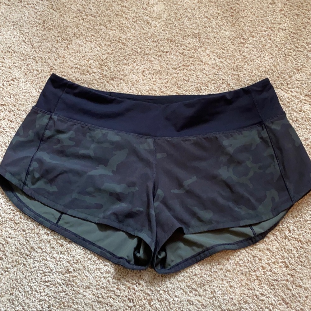 Lululemon Speed Up Low-Rise short 2.5” size 8